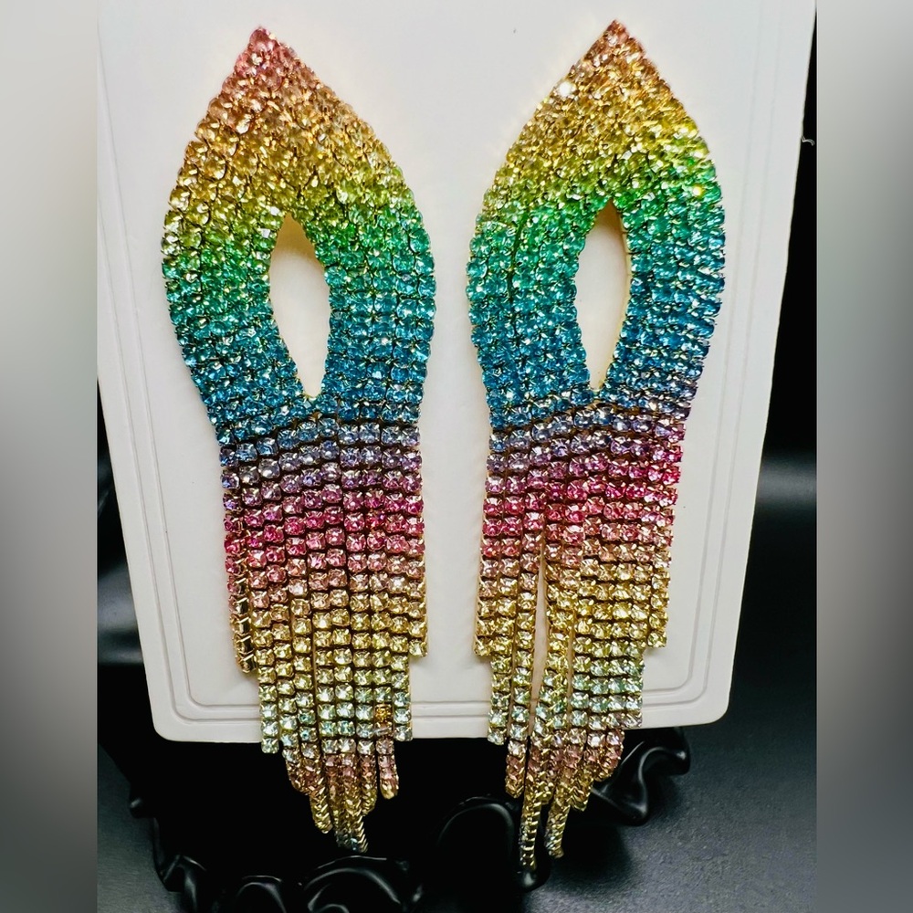 New Rainbow Gradient Crystal Drop Earrings - Picture 5 of 11